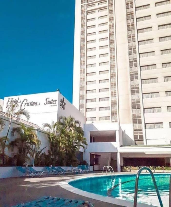 Hotel Cristina Suites Puerto La Cruz Kültér fotó