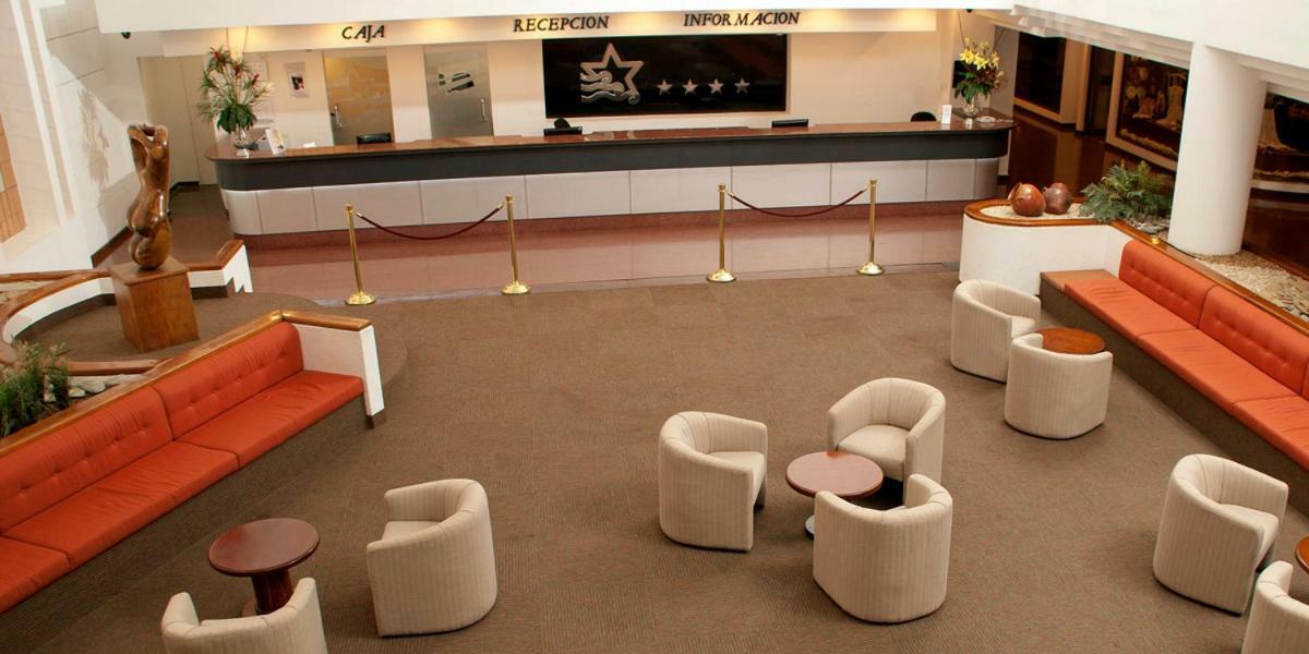 Hotel Cristina Suites Puerto La Cruz Kültér fotó