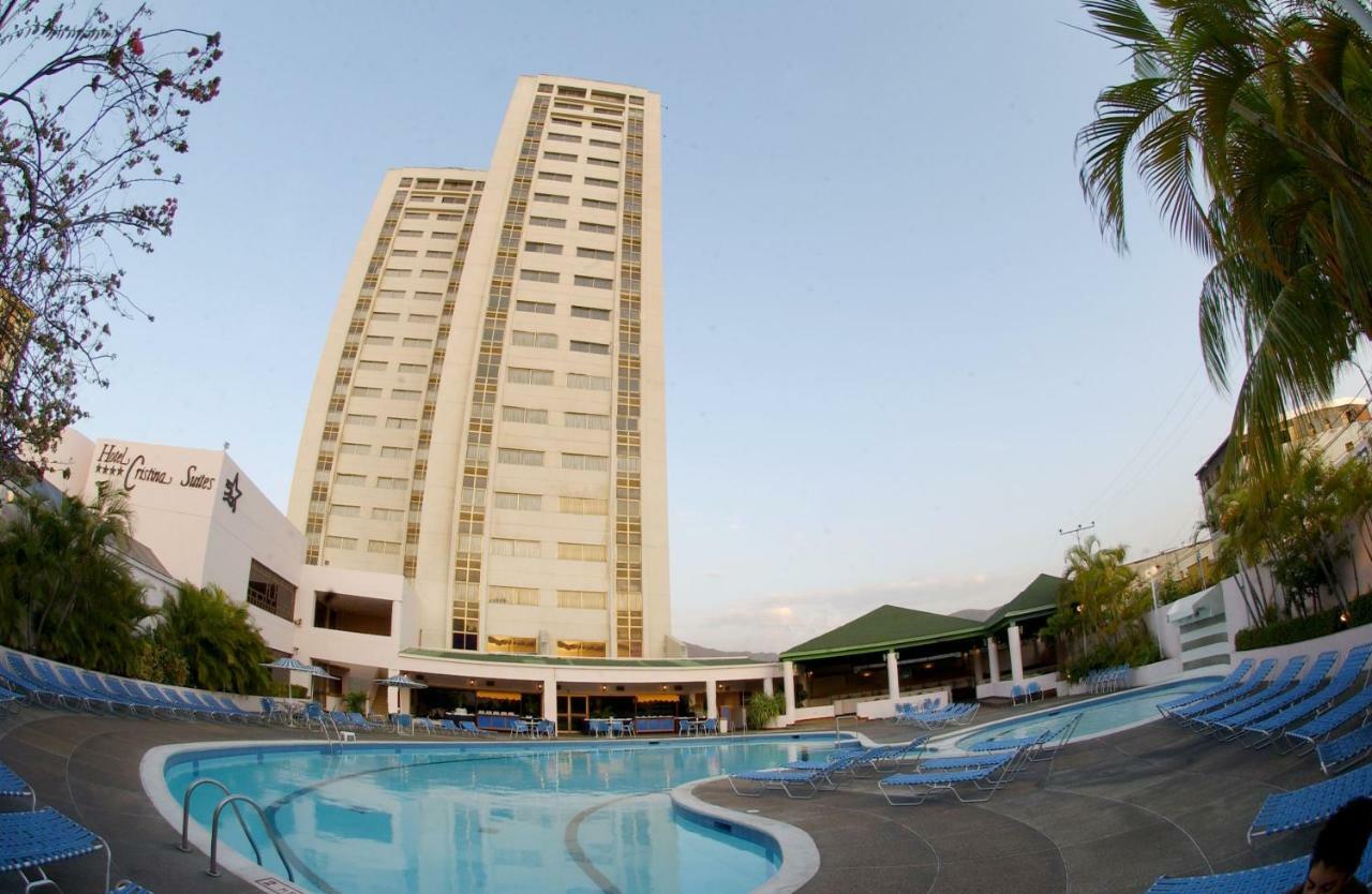 Hotel Cristina Suites Puerto La Cruz Kültér fotó