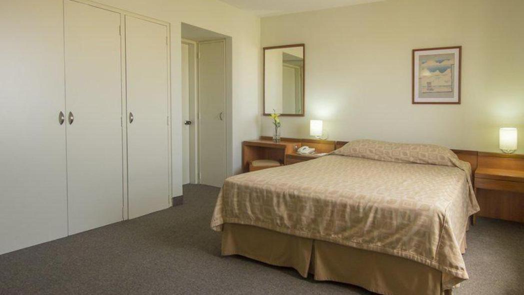 Hotel Cristina Suites Puerto La Cruz Kültér fotó